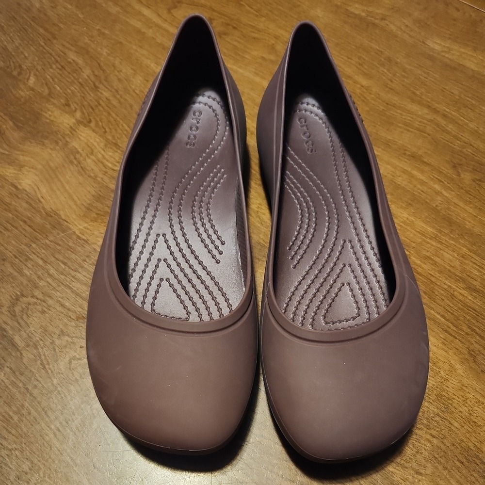 Crocs Women's Brooklyn Ballet Flats Size 7 Rounded Square Toe Dusty Rose Comfy